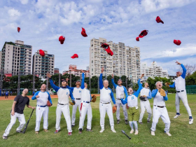 65歲少年家系列1一不被生理年齡定義的「不老棒球隊」：最高齡球員92歲，還有人把斷腿當勳章